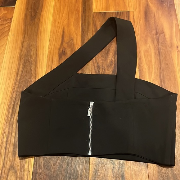 Sexy Runaway the Label one strap Cropped Top - Picture 3 of 5